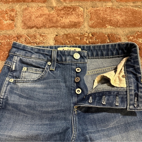 AMO size 25 Babe wash Divebar Destroy frayed hem straight distressed blue jeans - Picture 8 of 14